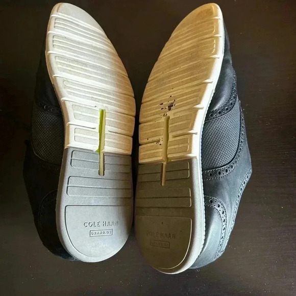 Cole Han Black Dress Shoes with Ties - Picture 5 of 6